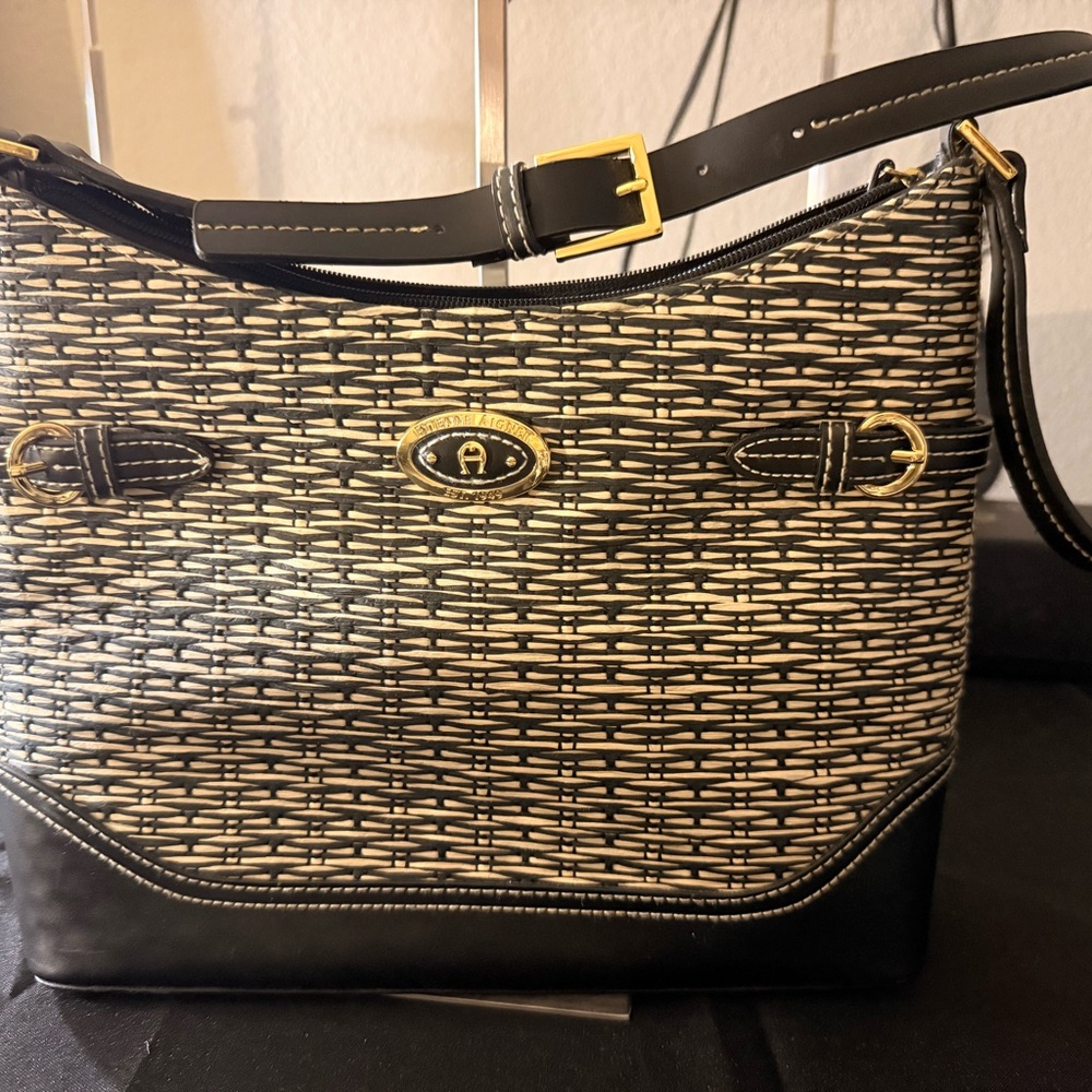 Etienne Aigner Black and Cream Shoulder Bag